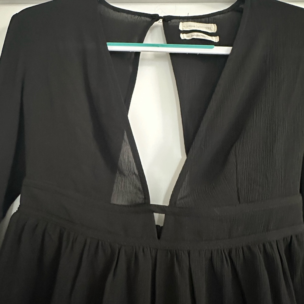 Urban Outfitters Long Sleeve low cut Shirt - Picture 4 of 4